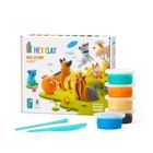 Hey Clay, Dog Story, set creativ, 15 cutii de plastilina