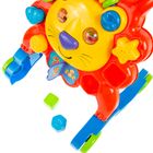Smiki, Micul Leu, antemergator interactiv cu accesorii