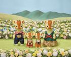 Sylvanian Families, Familia de girafe cu gatul lung, set de figurine, 5639