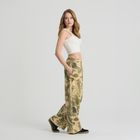 Pantaloni de trening cu model camuflaj si croiala baggy NOWEAR