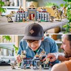 LEGO Jurassic World, Centru pentru turisti: T. rex si raptor la atac, 76961