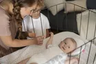 Motherhood, perna ergonomica de stabilizare pentru bebelusi, Pink Classics