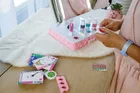 Pink It, masuta de toaleta interactiva cu accesorii de machiaj