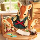 Sylvanian Families, Familia de girafe cu gatul lung, set de figurine, 5639