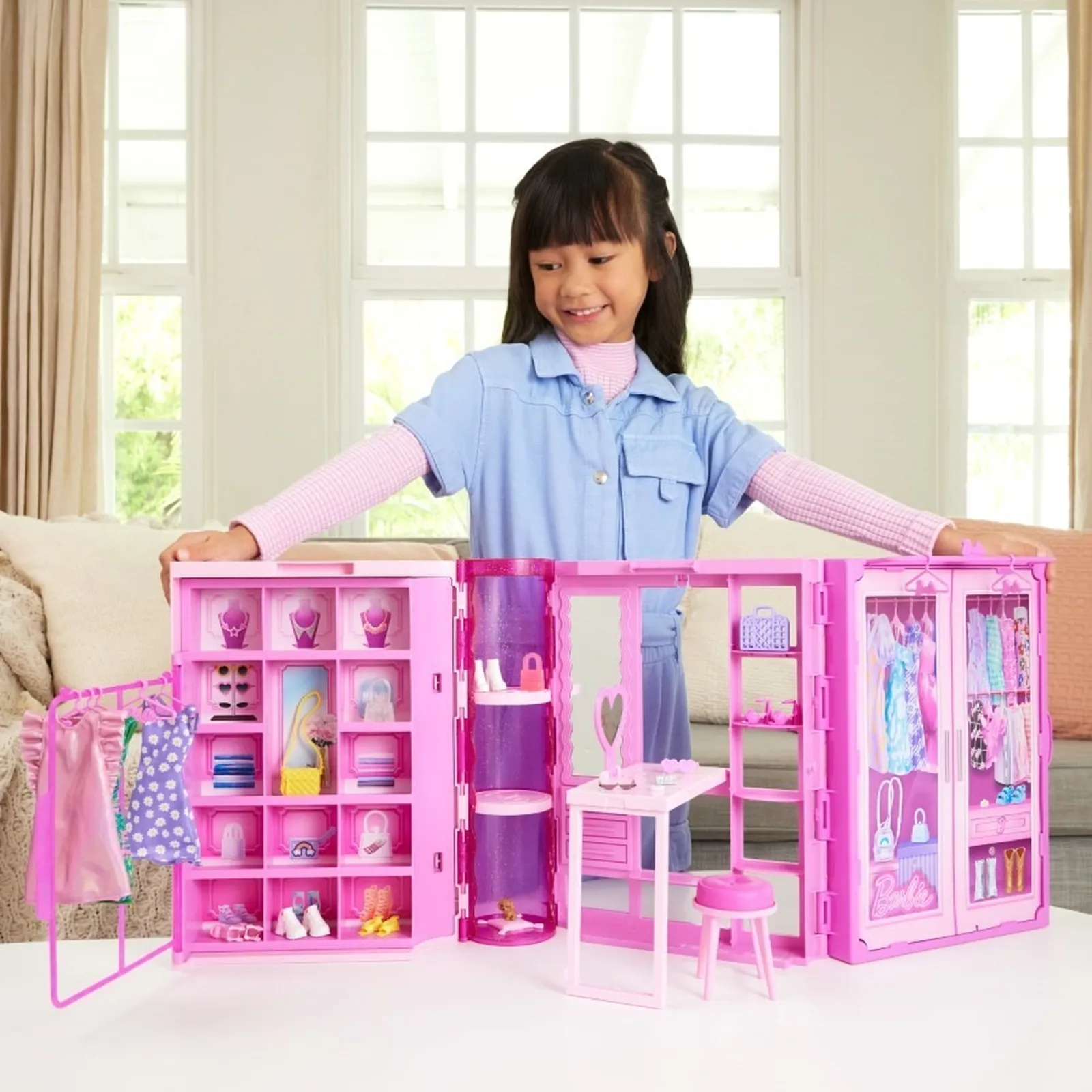 Barbie, Dream Besties, papusa Renee cu accesorii - smyk.ro