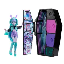 Monster High, Secrete Infricosatoare, Twyla, papusa cu accesorii