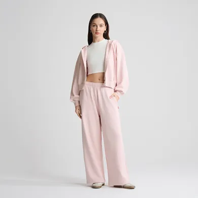 Pantaloni de trening roz cu croiala baggy NOWEAR