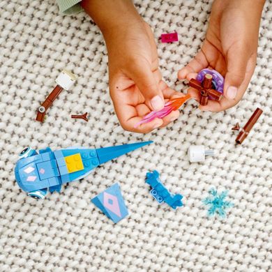 LEGO Disney Frozen, Personaj construibil Bruni Salamandra, 43186