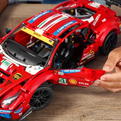 LEGO Technic, Ferrari 488 GTE “AF Corse #51”, 42125