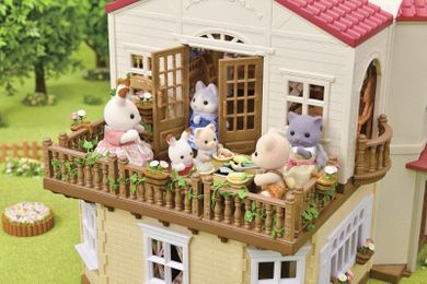Sylvanian Families, Casa mare rustica cu camera la mansarda, set cu figurine, 5727
