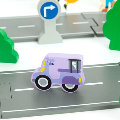 Smiki, Oras, pista de masinute din lemn