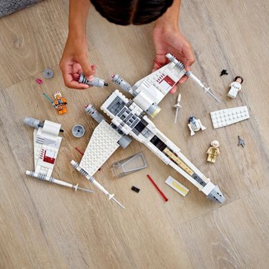 LEGO Star Wars, X-Wing Fighter al lui Luke Skywalker, 75301