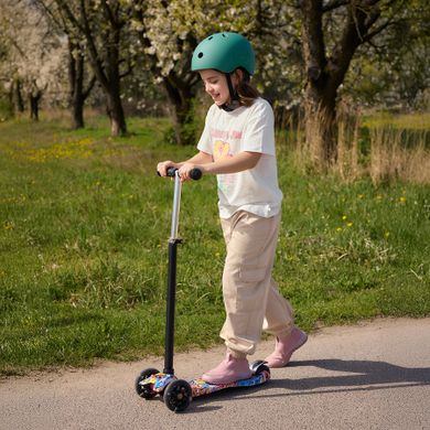Smiki, trotineta cu trei roti si lumini LED, graffiti