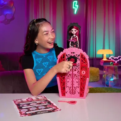 Monster High, Skulltimate Secrets, Draculaura, papusa cu accesorii