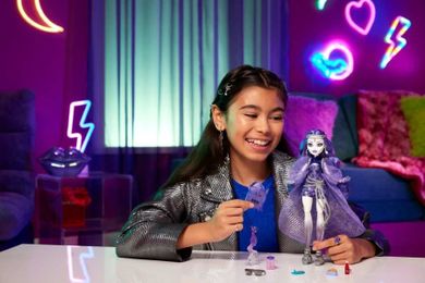 Monster High, Spectra Vondergeist, papusa cu accesorii