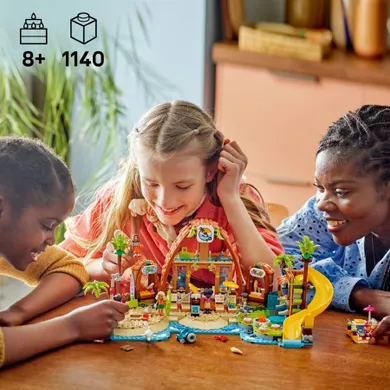 LEGO LEGO Friends, Statiune de pe litoral pentru vacanta cu familia, 42673