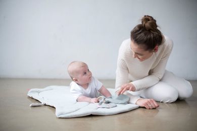 Motherhood, Frunza - salteluta de exercitii pentru sugari, Pink Splashes