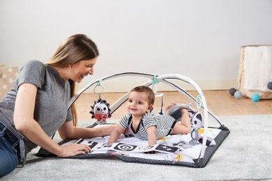 Tiny Love, Taramul magic, saltea de activitati cu arcade pentru bebelus, alb-negru