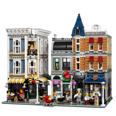 LEGO Creator Expert, Piata centrala, 10255