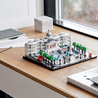 LEGO Architecture, Piata Trafalgar, 21045