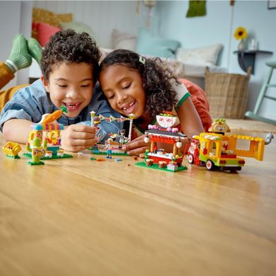 LEGO Friends, Piata cu mancare stradala, 41701