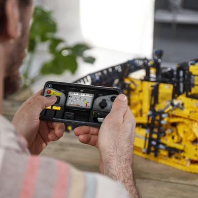 LEGO Technic, Buldozer Cat D11 controlat de aplicatie, 42131
