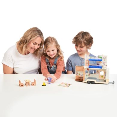 Bluey, Caravana de camping, set cu figurine