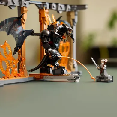 LEGO Icons, Stapanul inelelor: Diorama pentru biblioteca cu un Balrog, 10367