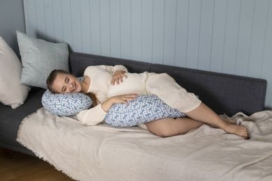 Motherhood, perna multifunctionala Sleepy-C, Beige Classics