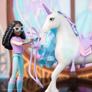 Unicorn Academy, papusa Layla si unicorn Glacier