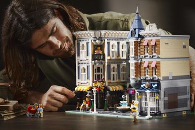LEGO Creator Expert, Piata centrala, 10255