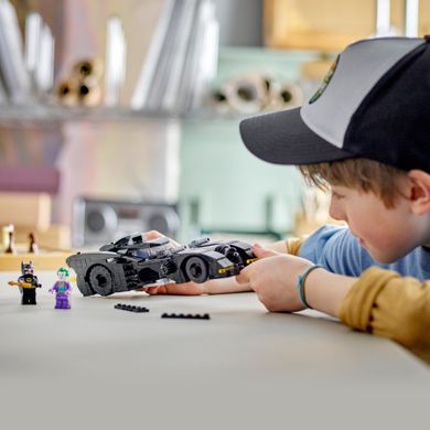 LEGO DC Batman, Batmobile: Batman pe urmele lui Joker, 76224