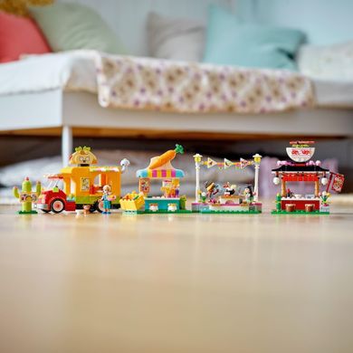 LEGO Friends, Piata cu mancare stradala, 41701