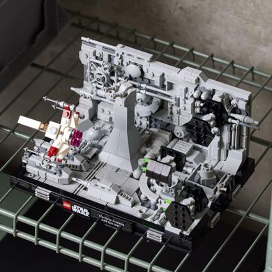 LEGO Star Wars, Diorama zborului prin transeele de pe Death Star, 75329