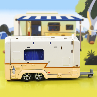 Bluey, Caravana de camping, set cu figurine
