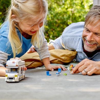 LEGO City Great Vehicles, Rulota de vacanta, 60283