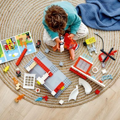 LEGO DUPLO, Remiza de pompieri si elicopter pentru salvare, 10970