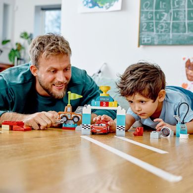 LEGO DUPLO, Ziua cursei lui Fulger McQueen, 10924