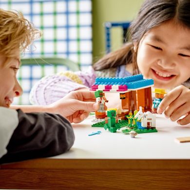 LEGO Minecraft, Brutaria, 21184