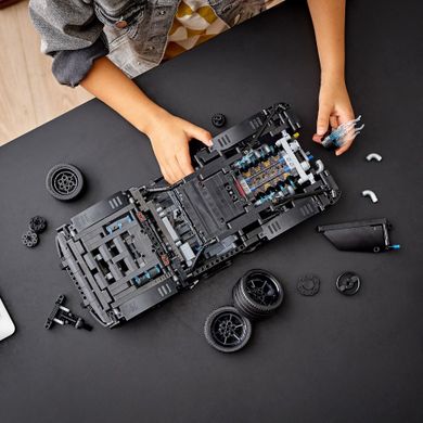 LEGO Technic, BATMAN - BATMOBILE, 42127