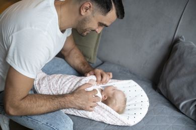 Motherhood, Paturica de infasat cu insertie din cocos, Pink Splashes