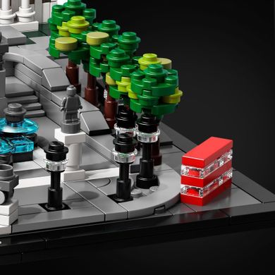 LEGO Architecture, Piata Trafalgar, 21045