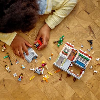 LEGO Creator, Restaurantul cu taietei din centrul orasului, 31131