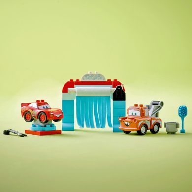 LEGO DUPLO, Masini de la Disney si Pixar Distractie la spalatorie cu Fulger McQueen si Bucsa, 10996