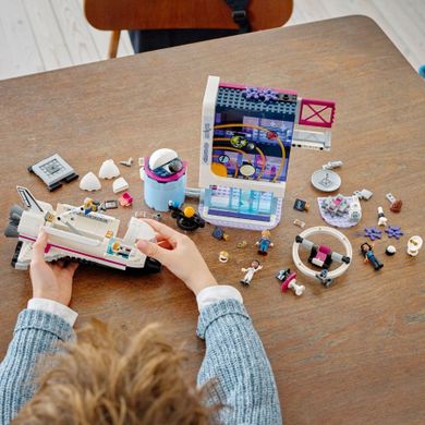 LEGO Friends, Academia spatiala a Oliviei, 41713