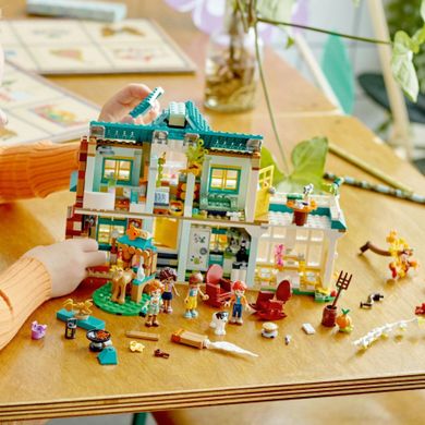 LEGO Friends, Casa lui Autumn, 41730