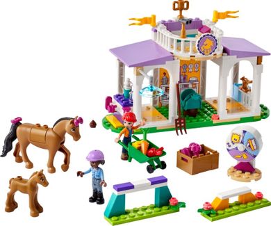 LEGO Friends, Dresaj pentru cai, 41746