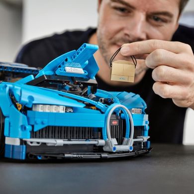LEGO Technic, Bugatti Chiron, 42083