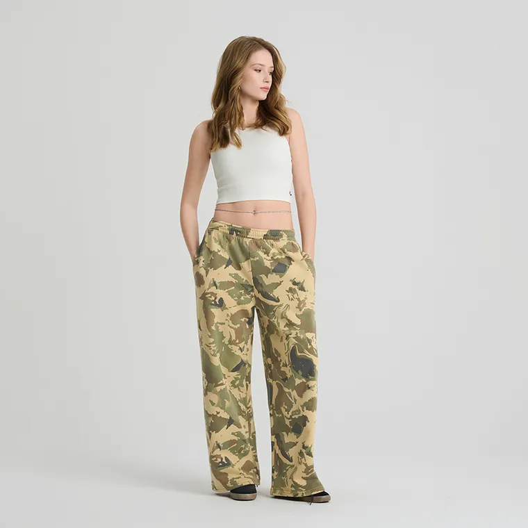 Pantaloni de trening cu model camuflaj si croiala baggy NOWEAR