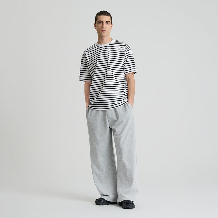 Pantaloni de trening gri cu croiala baggy NOWEAR